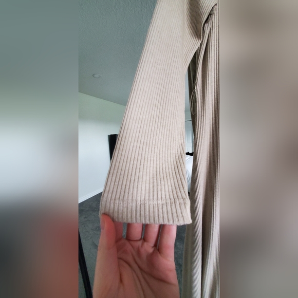 Beige turtleneck Club Monaco sweater dress - Picture 5 of 7